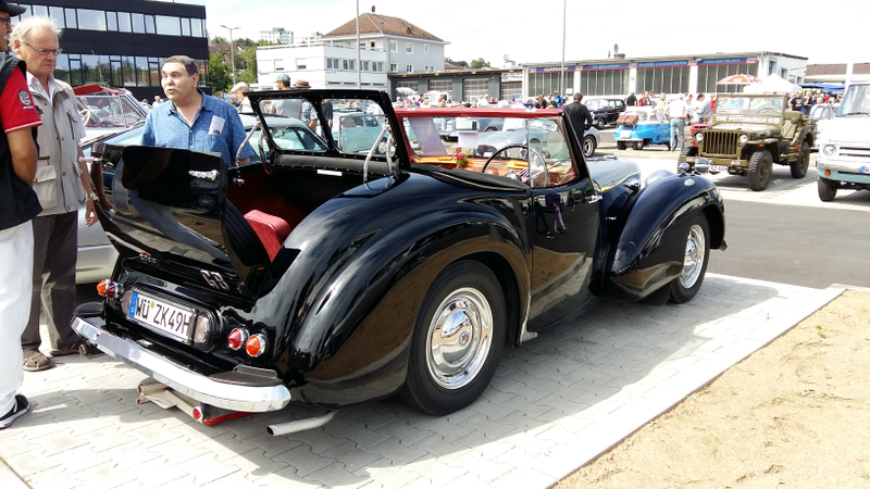 Illustration for article titled Another oldtimer meet photodumpÂ